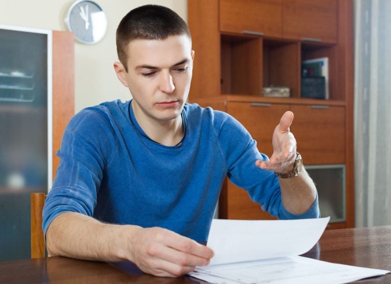 Documento oficial representando a multa de R$ 236 mil aplicada à Associação de Proteção Veicular.